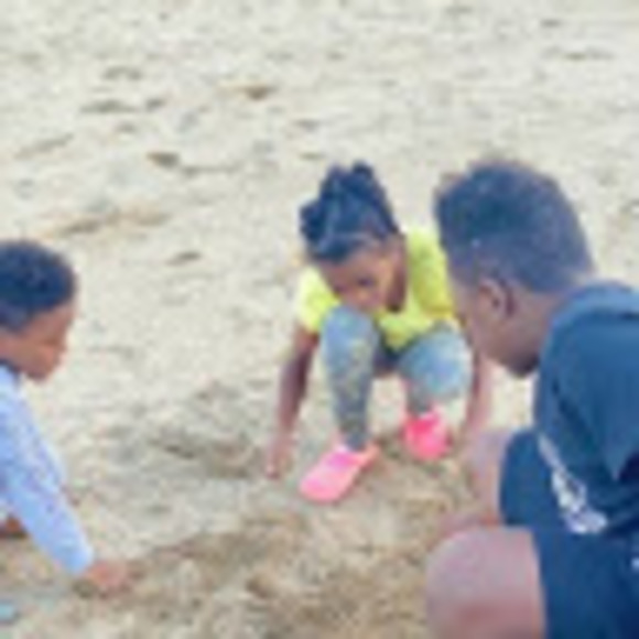 Meet your Posher, Monique - Picture 1 of 1